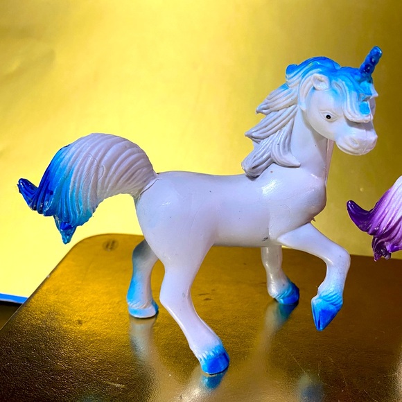 UNICORN VTG 80’s BUNDLE OF 3 MYSTICAL UNICORNS SOLID PVC/VINYL TYPE 4.25”x5.25” - Picture 4 of 13